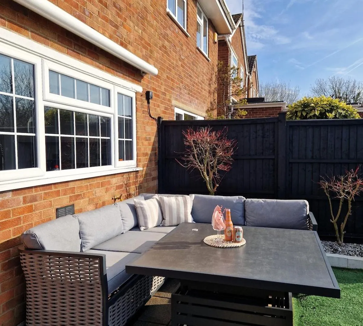 Stylish, Cosy & Peaceful Cheltenham Home